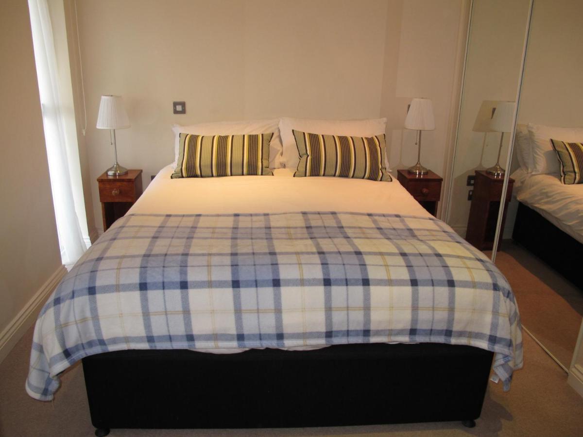 Churchill Two Bedroom Apartments With Free Parking And The Minster View York Exterior foto