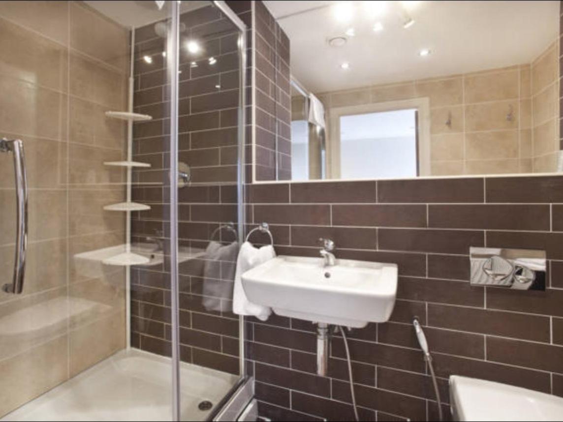 Churchill Two Bedroom Apartments With Free Parking And The Minster View York Exterior foto